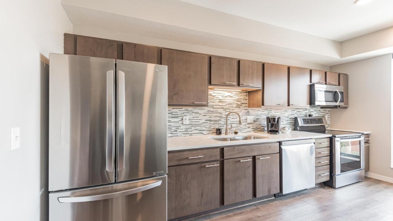 Frontdesk Confluence On 3Rd Apt Downtown Riverwalk Trails Des Moines Dış mekan fotoğraf
